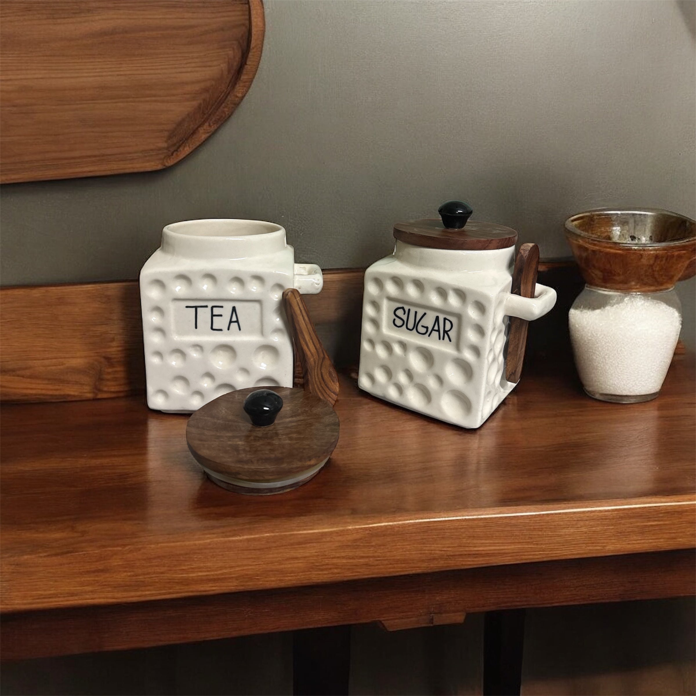 SOULCRAFTZ Embossed Ceramic Tea & Sugar Jar Set with Wooden Lid and Spoon – Square