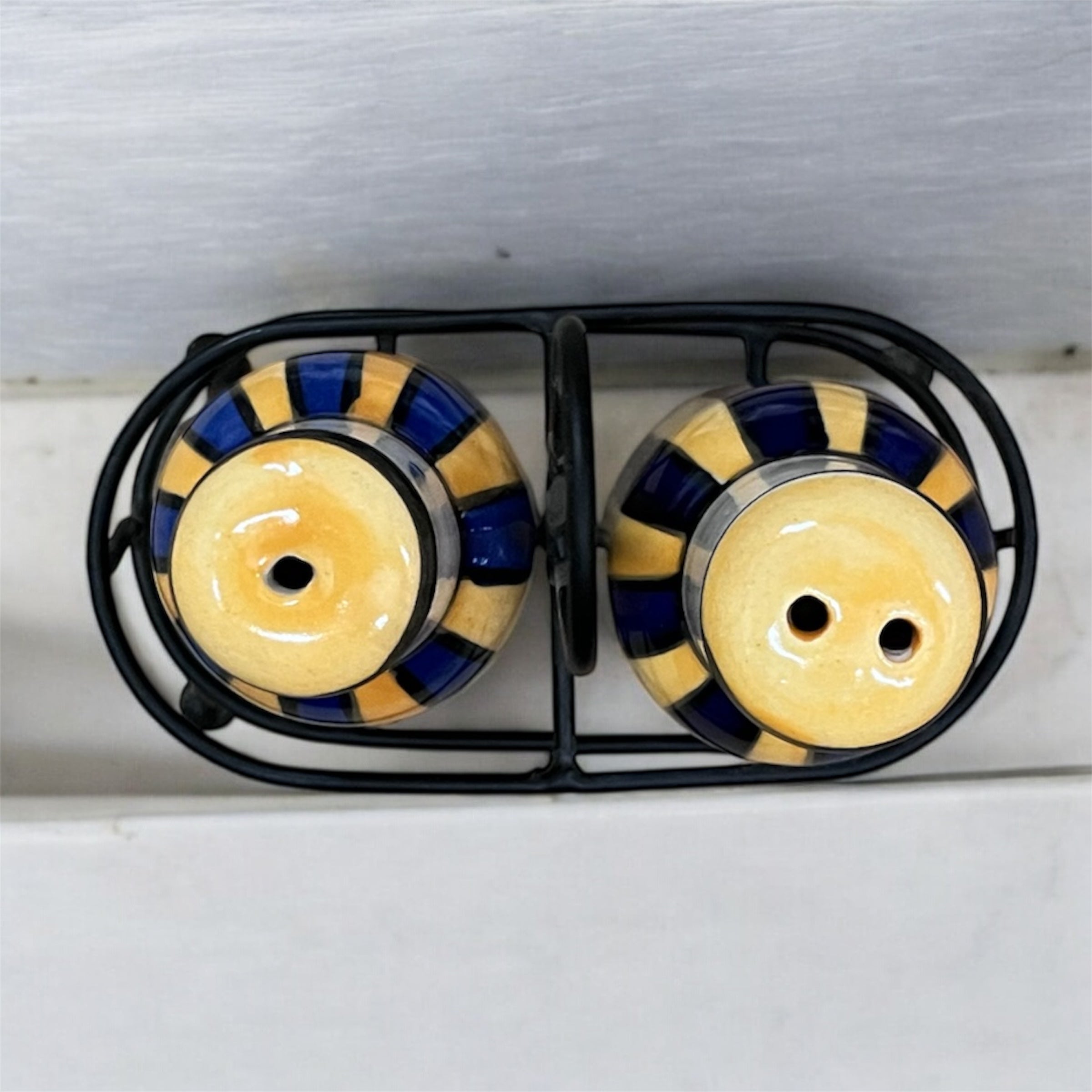 SOULCRAFTZ Salt Pepper Sprinkler Set for Dining Table & Kitchen Ceramic Salt and Pepper Shakers Set Dispenser Set with Wire Holders (80 ML)