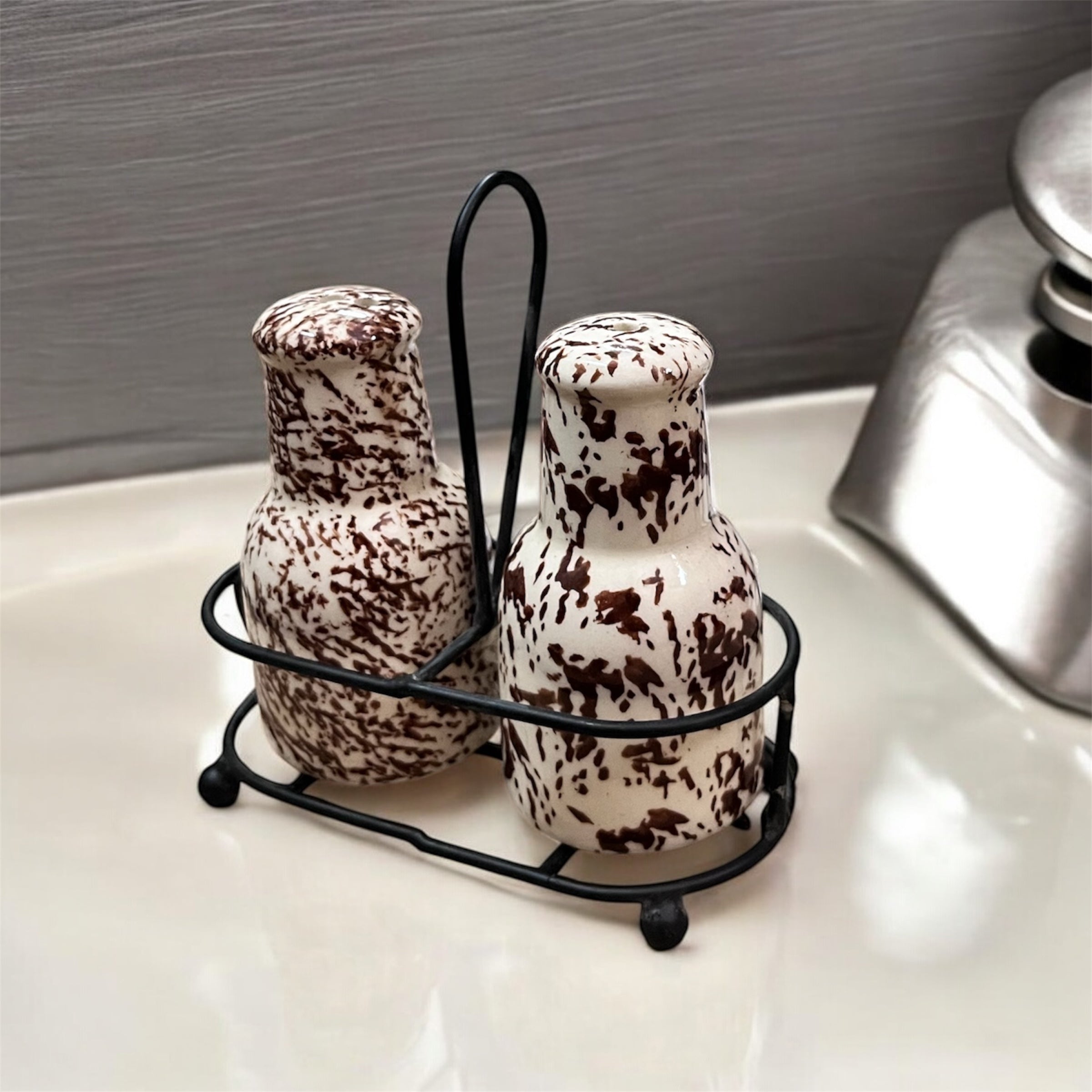 SOULCRAFTZ Salt Pepper Sprinkler Set for Dining Table & Kitchen Ceramic Salt and Pepper Shakers Set Dispenser Set with Wire Holders (80 ML)