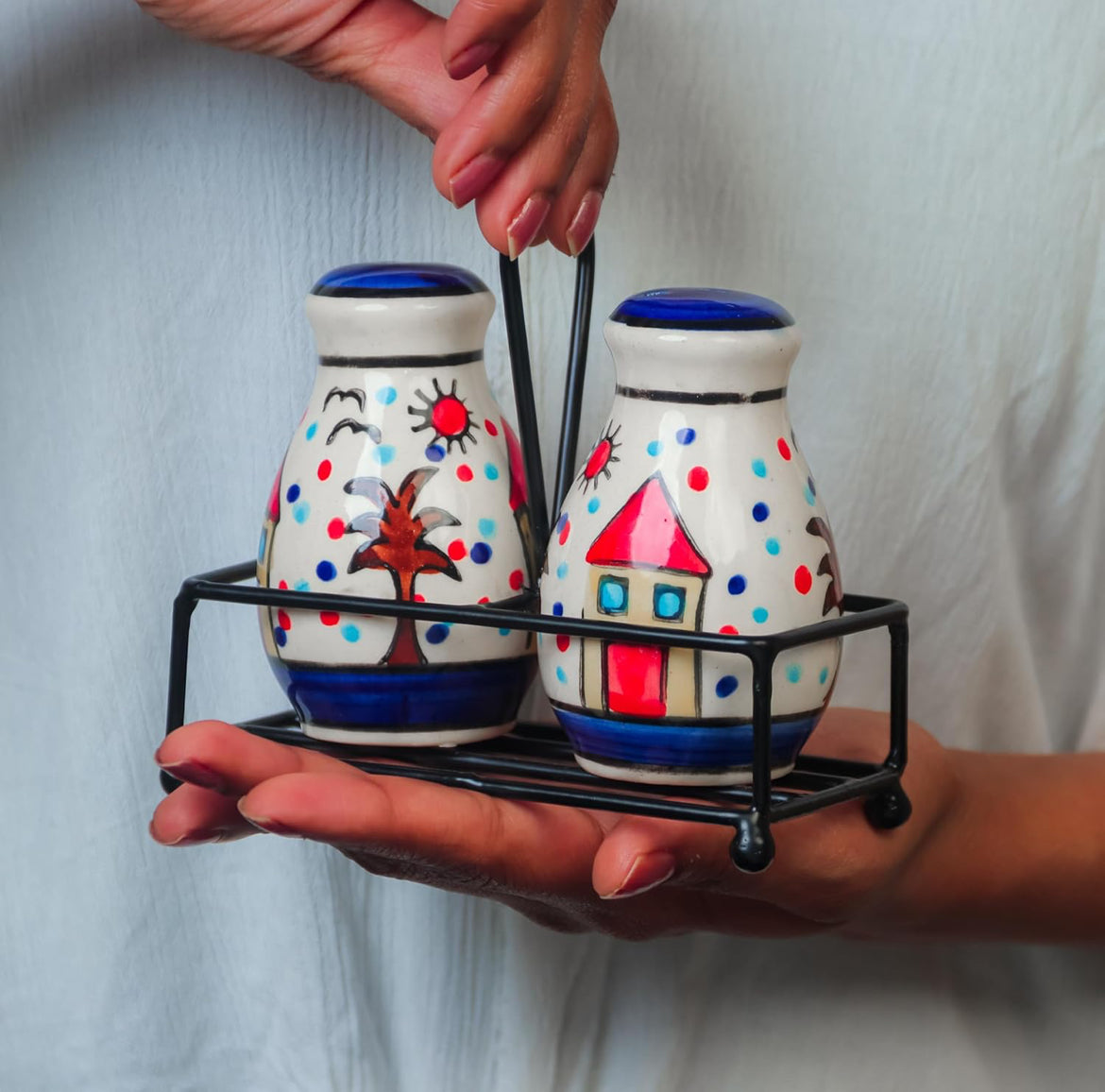 SOULCRAFTZ Salt Pepper Sprinkler Set for Dining Table & Kitchen Ceramic Salt and Pepper Shakers Set Dispenser Set with Wire Holders (80 ML)